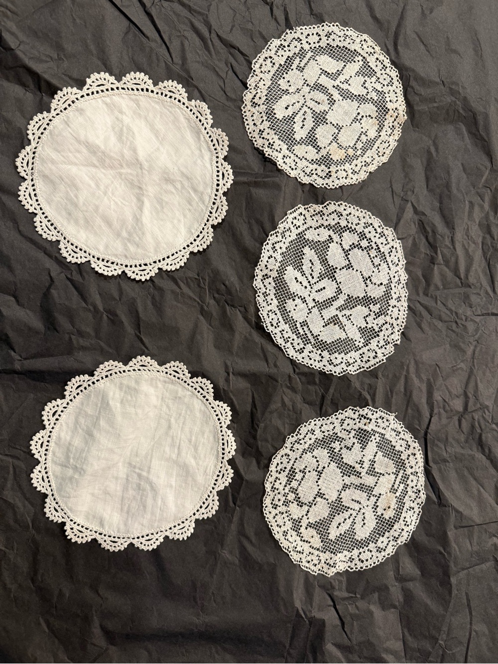 Set of 5 White Lace Round Doilies